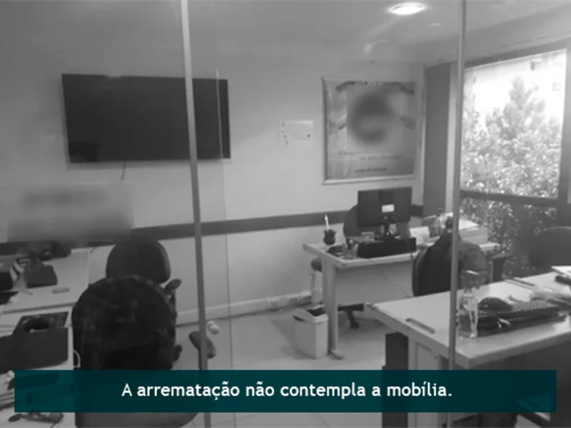 Foto 6 de 14: Comercial em leilão em Porto Alegre - RS, bairro Rio Branco — Sala - Porto Alegre - RS