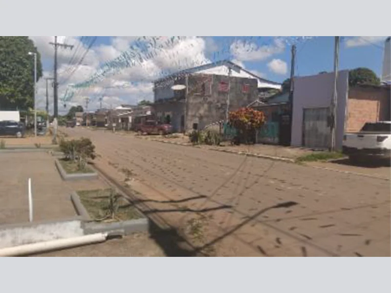 Foto 1 de 7: Comercial em leilão em Humaitá - AM, bairro São José — Prédio Comercial - Humaitá - AM