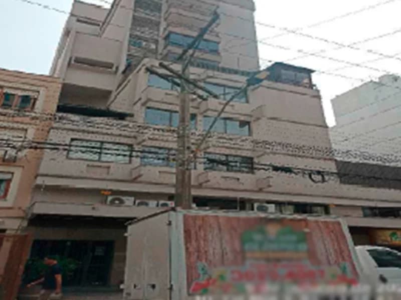 Foto 2 de 16: Comercial em leilão em Porto Alegre - RS, bairro Centro Histórico — Sala - Porto Alegre - RS