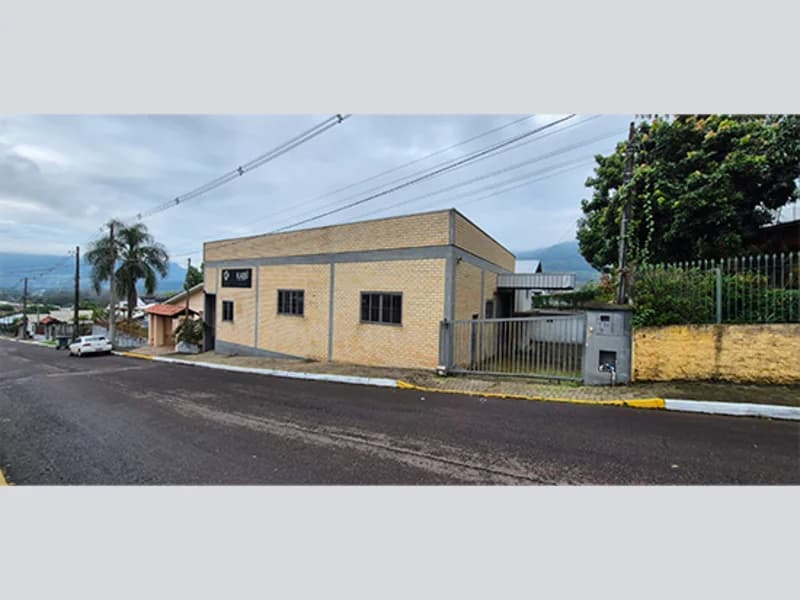 Foto 28 de 35: Comercial em leilão em Vale Real - RS, bairro Centro — Galpão - Vale Real - RS