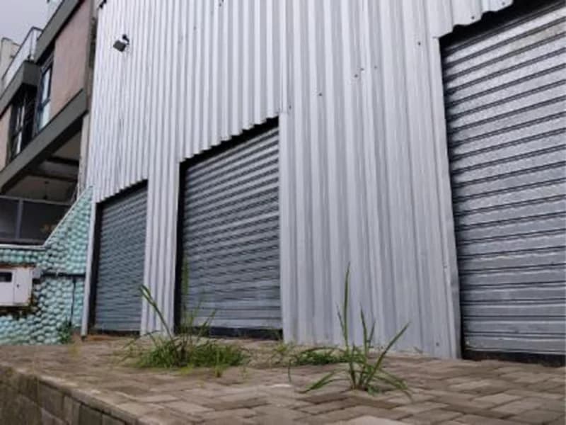 Foto 4 de 8: Comercial em leilão em Porto Alegre - RS, bairro Tristeza — Prédio - Porto Alegre - RS