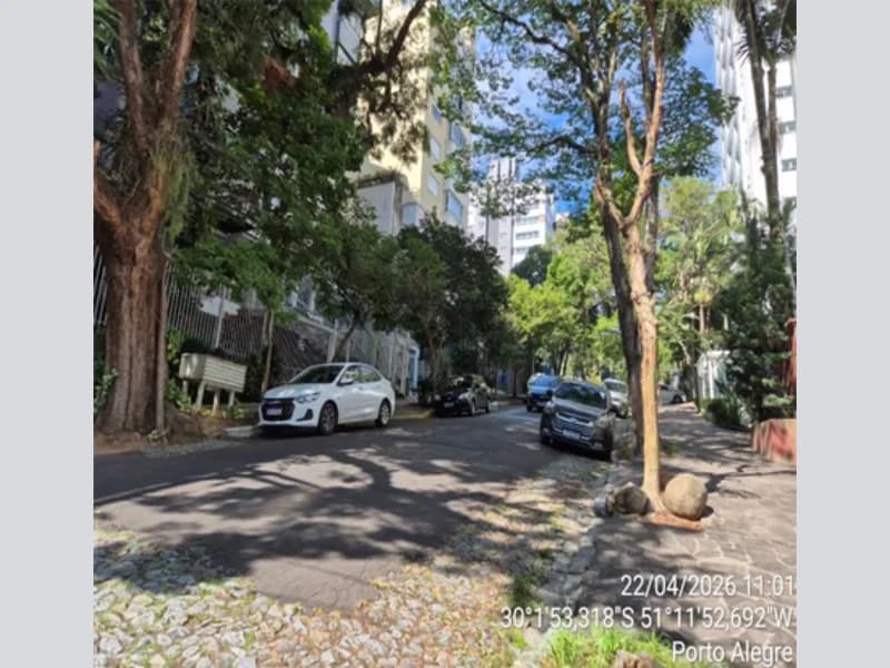 Foto 2 de 15: Apartamento em leilão em Porto Alegre - RS, bairro Rio Branco — Apartamento - Porto Alegre - RS