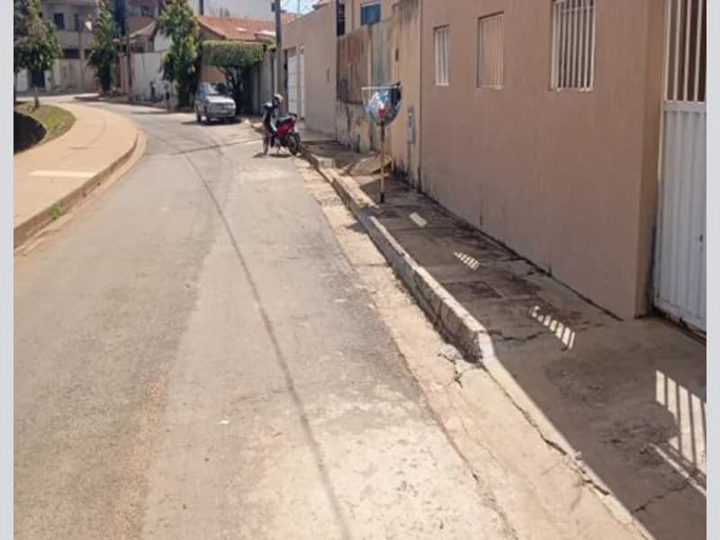 Foto 3 de 6: Casa em leilão em Unaí - MG, bairro Cachoeira — Casa - Unaí - MG
