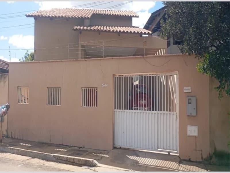 Foto 2 de 6: Casa em leilão em Unaí - MG, bairro Cachoeira — Casa - Unaí - MG
