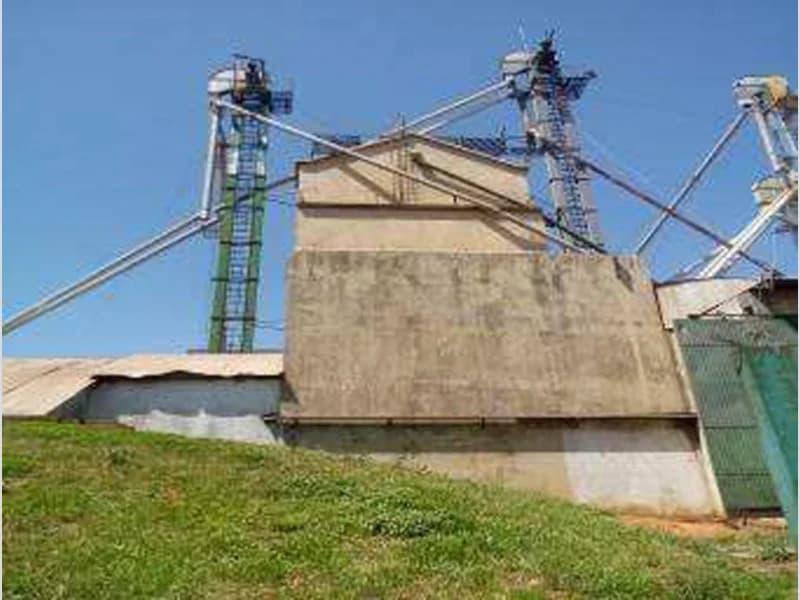 Foto 1 de 8: Comercial em leilão em Cruz Alta - RS, bairro Jardim Petrópolis — Prédio - Cruz Alta - RS