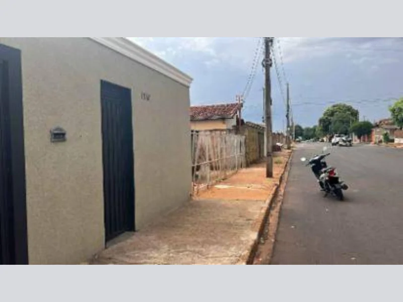 Foto 1 de 7: Casa em leilão em Frutal - MG, bairro Ipê Amarelo — Casa - Frutal - MG