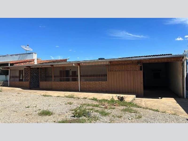 Foto 2 de 3: Casa em leilão em Ipameri - GO, bairro Vila Peixoto — Casa - Ipameri - GO