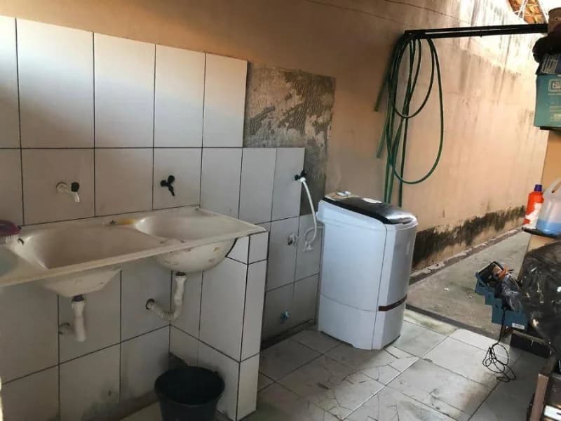 Foto 6 de 10: Casa em leilão em Janaúba - MG, bairro Gameleira — Casa - Janaúba - MG