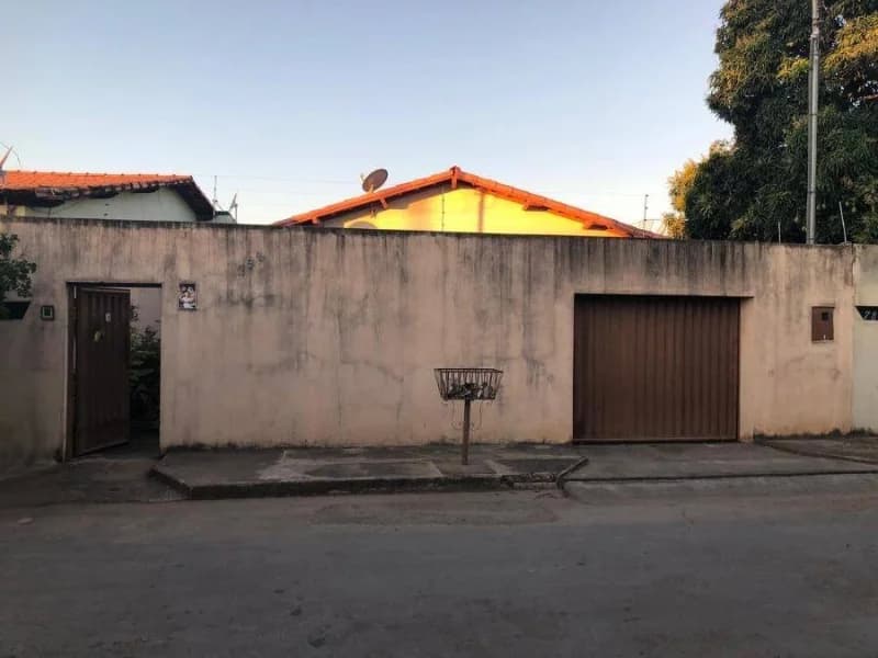 Foto 10 de 10: Casa em leilão em Janaúba - MG, bairro Gameleira — Casa - Janaúba - MG