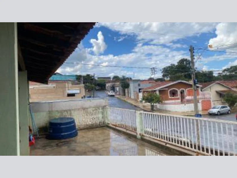 Foto 3 de 11: Comercial em leilão em Bauru - SP, bairro Madureira — Prédio - Bauru - SP
