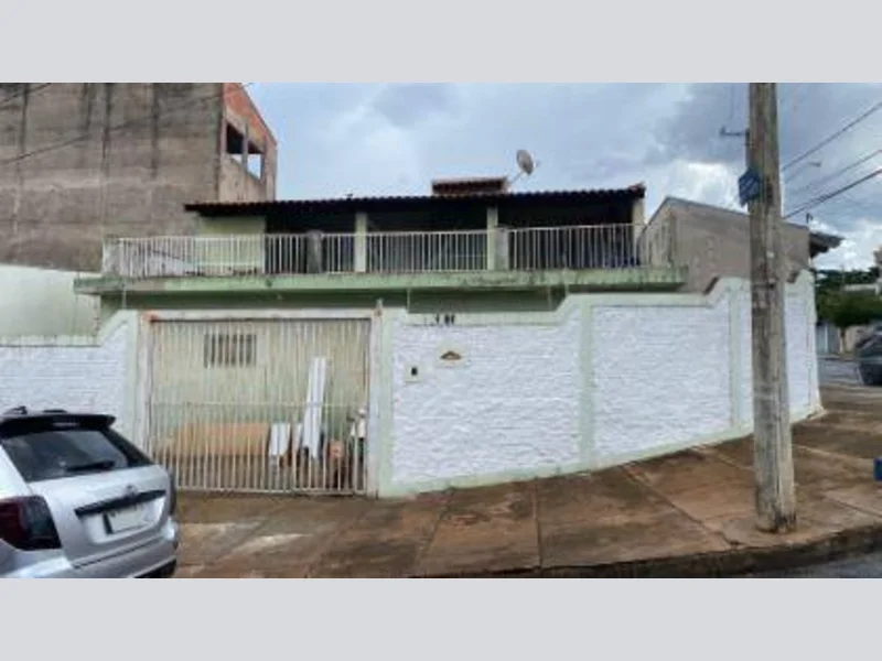 Foto 1 de 11: Comercial em leilão em Bauru - SP, bairro Madureira — Prédio - Bauru - SP