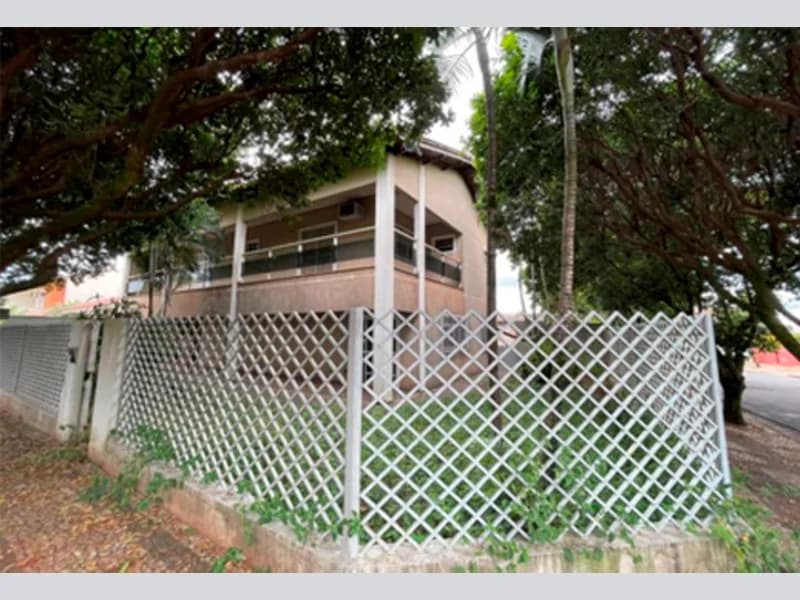 Foto 2 de 21: Casa em leilão em Cianorte - PR, bairro Zona 1 — Casa - Cianorte - PR