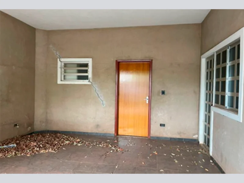 Foto 18 de 21: Casa em leilão em Cianorte - PR, bairro Zona 1 — Casa - Cianorte - PR