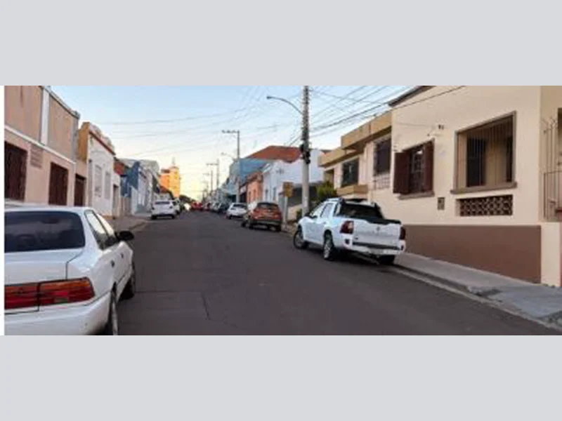 Foto 1 de 3: Apartamento em leilão em Alegrete - RS, bairro Centro — Apartamento - Alegrete - RS
