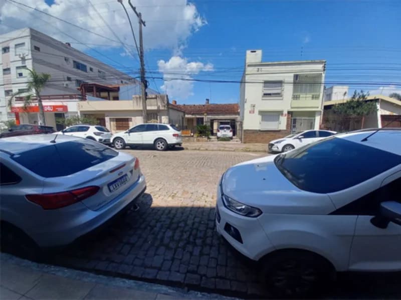 Foto 2 de 5: Casa em leilão em Pelotas - RS, bairro Centro — Prédio - Pelotas - RS