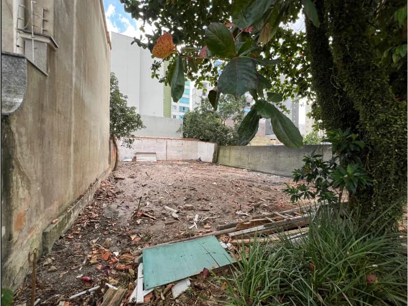 Foto 2 de 3: Terreno em leilão em Itapema - SC, bairro Meia Praia — Terreno - Itapema - SC