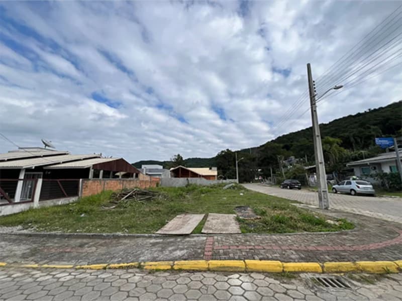 Foto 5 de 7: Terreno em leilão em Bombinhas - SC, bairro Zimbros — Terreno - Bombinhas - SC