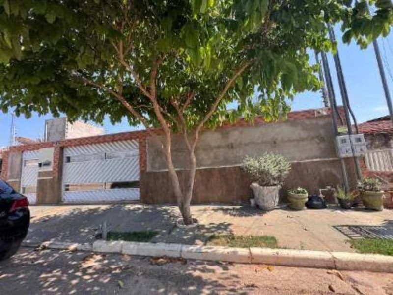 Foto 1 de 15: Casa em leilão em Cuiabá - MT, bairro Parque Atalaia — Casa - Cuiabá - MT