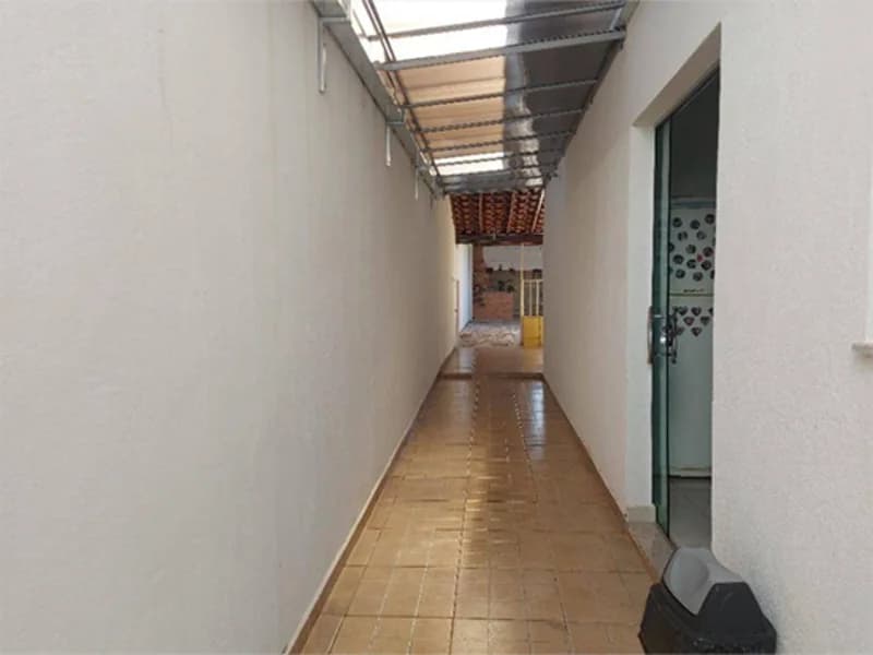 Foto 17 de 57: Casa em leilão em Uberlândia - MG, bairro Jardim das Palmeiras — Casa - Uberlândia - MG