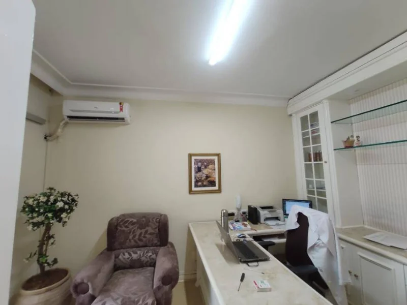 Foto 25 de 39: Casa em leilão em Londrina - PR, bairro Jardim Petrópolis — Casa - Londrina - PR