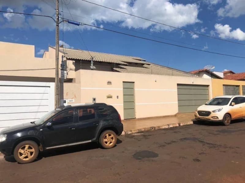 Foto 7 de 23: Casa em leilão em Quirinópolis - GO, bairro Jardim Vitoria — Casa - Quirinópolis - GO