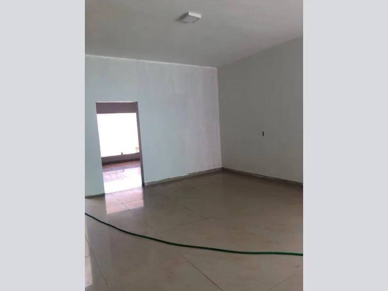 Foto 13 de 23: Casa em leilão em Quirinópolis - GO, bairro Jardim Vitoria — Casa - Quirinópolis - GO