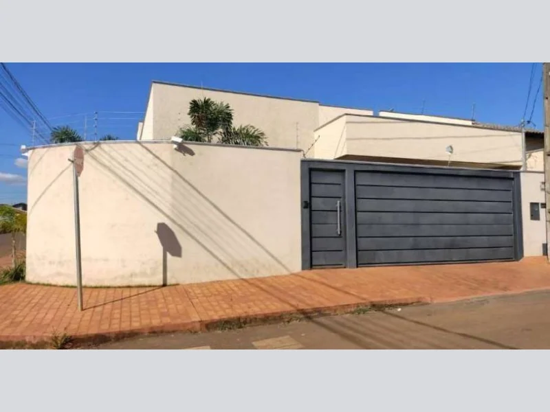 Foto 1 de 23: Casa em leilão em Quirinópolis - GO, bairro Jardim Vitoria — Casa - Quirinópolis - GO