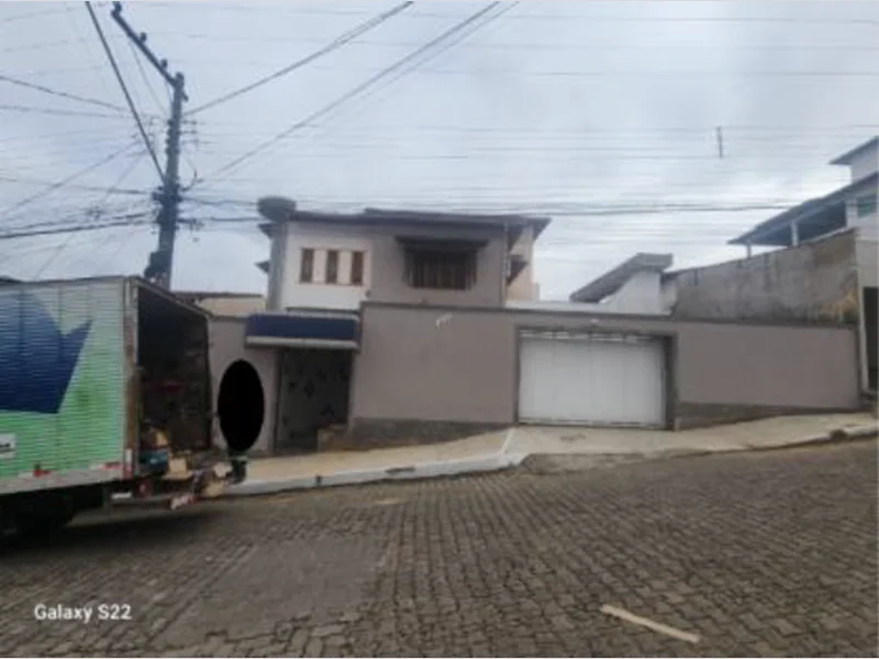 Foto 2 de 5: Casa em leilão em Governador Valadares - MG, bairro Vale Verde — Casa - Governador Valadares - MG