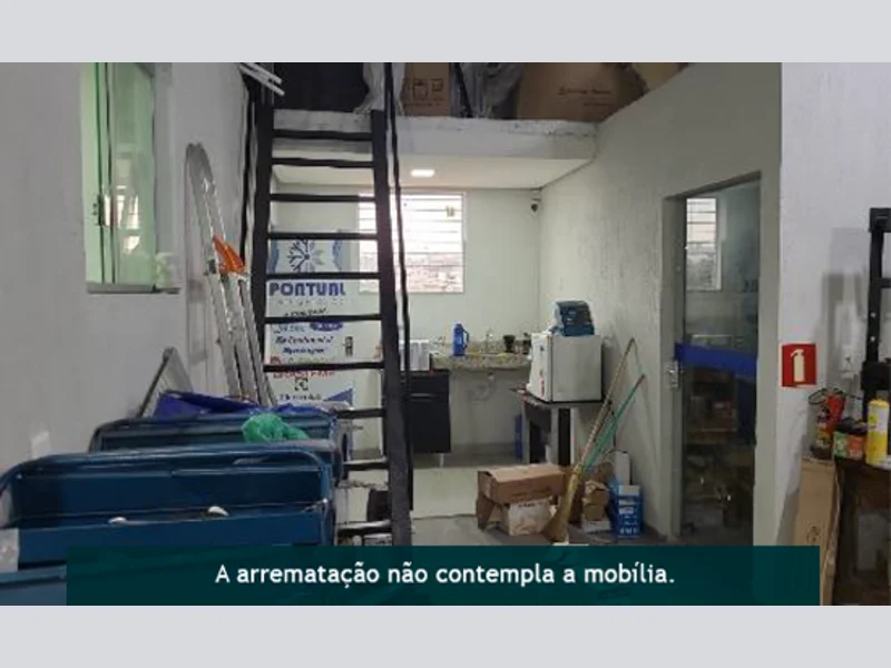 Foto 6 de 8: Comercial em leilão em Piumhi - MG, bairro Leôncio — Prédio - Piumhi - MG