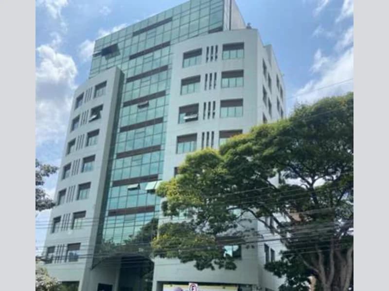 Foto 1 de 7: Comercial em leilão em Belo Horizonte - MG, bairro Serra — Sala - Belo Horizonte - MG