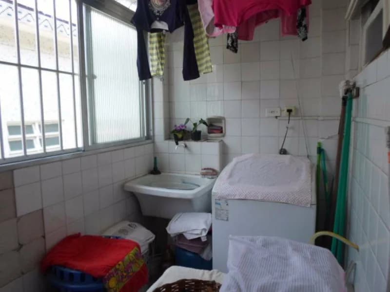 Foto 9 de 11: Apartamento em leilão em Guarujá - SP, bairro Pitangueiras — Apartamento - Guarujá - SP