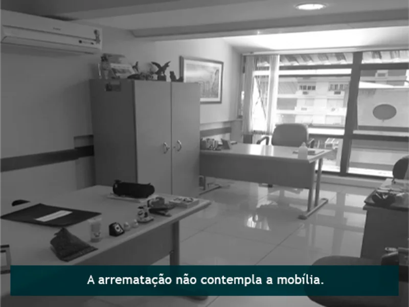 Foto 8 de 12: Comercial em leilão em Porto Alegre - RS, bairro Rio Branco — Sala - Porto Alegre - RS