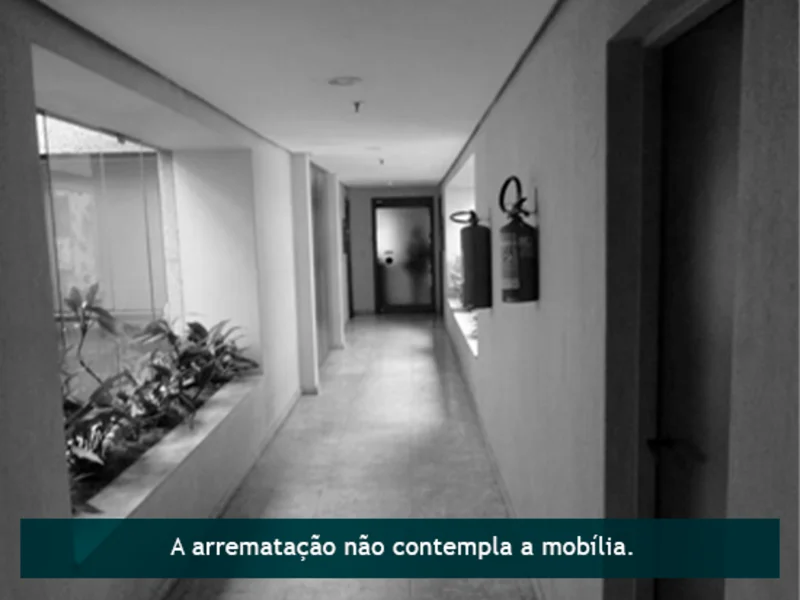 Foto 2 de 12: Comercial em leilão em Porto Alegre - RS, bairro Rio Branco — Sala - Porto Alegre - RS