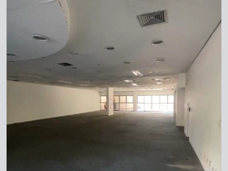 Foto 1 de 6: Comercial em leilão em Porto Alegre - RS, bairro Higienópolis — Loja - Porto Alegre - RS