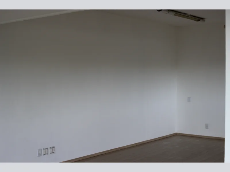 Foto 1 de 7: Comercial em leilão em Porto Alegre - RS, bairro Higienópolis — Sala - Porto Alegre - RS