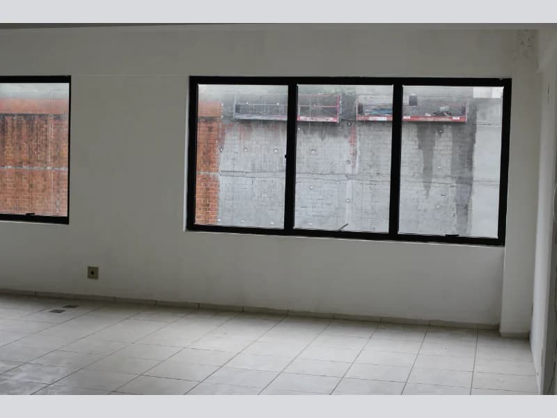 Foto 2 de 12: Comercial em leilão em Porto Alegre - RS, bairro Teresópolis — Sala - Porto Alegre - RS