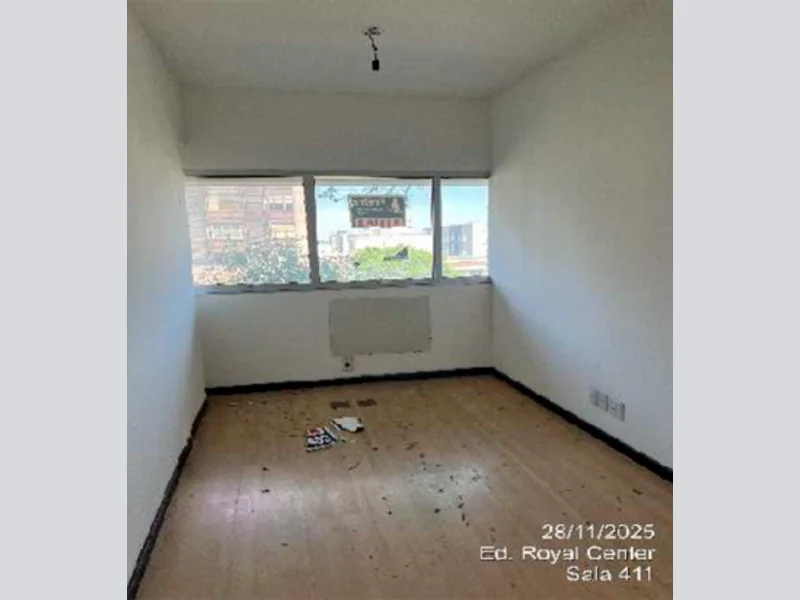 Foto 2 de 6: Comercial em leilão em Porto Alegre - RS, bairro Higienópolis — Sala - Porto Alegre - RS