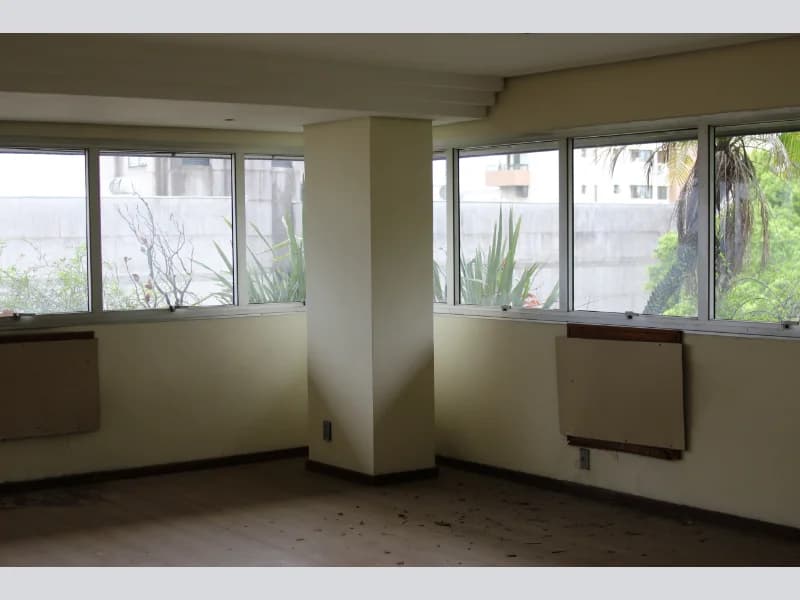 Foto 4 de 7: Comercial em leilão em Porto Alegre - RS, bairro Higienópolis — Sala - Porto Alegre - RS