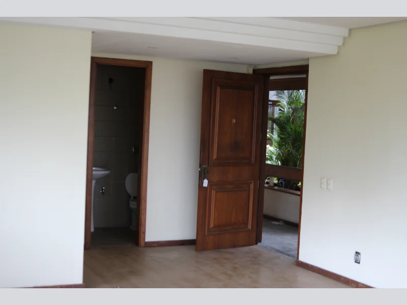 Foto 7 de 7: Comercial em leilão em Porto Alegre - RS, bairro Higienópolis — Sala - Porto Alegre - RS