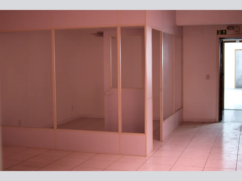 Foto 1 de 9: Comercial em leilão em Porto Alegre - RS, bairro Teresópolis — Sala - Porto Alegre - RS