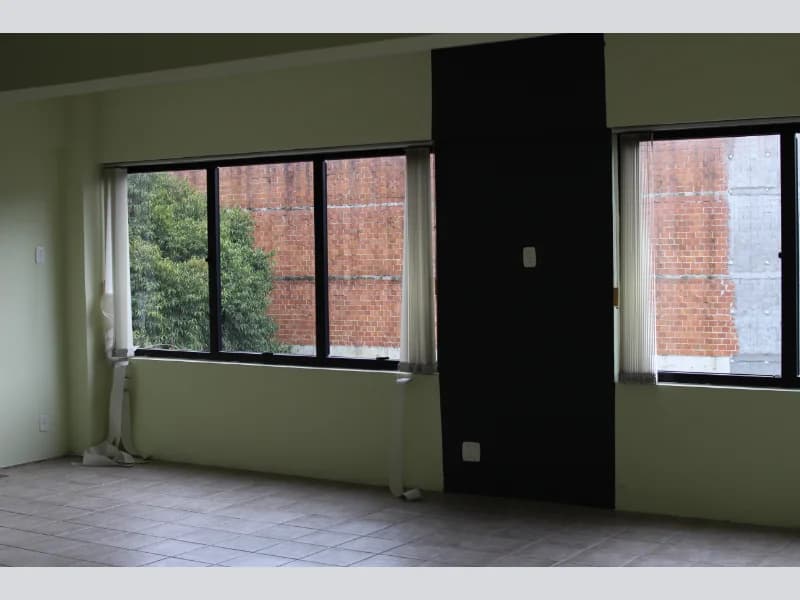 Foto 3 de 11: Comercial em leilão em Porto Alegre - RS, bairro Teresópolis — Sala - Porto Alegre - RS