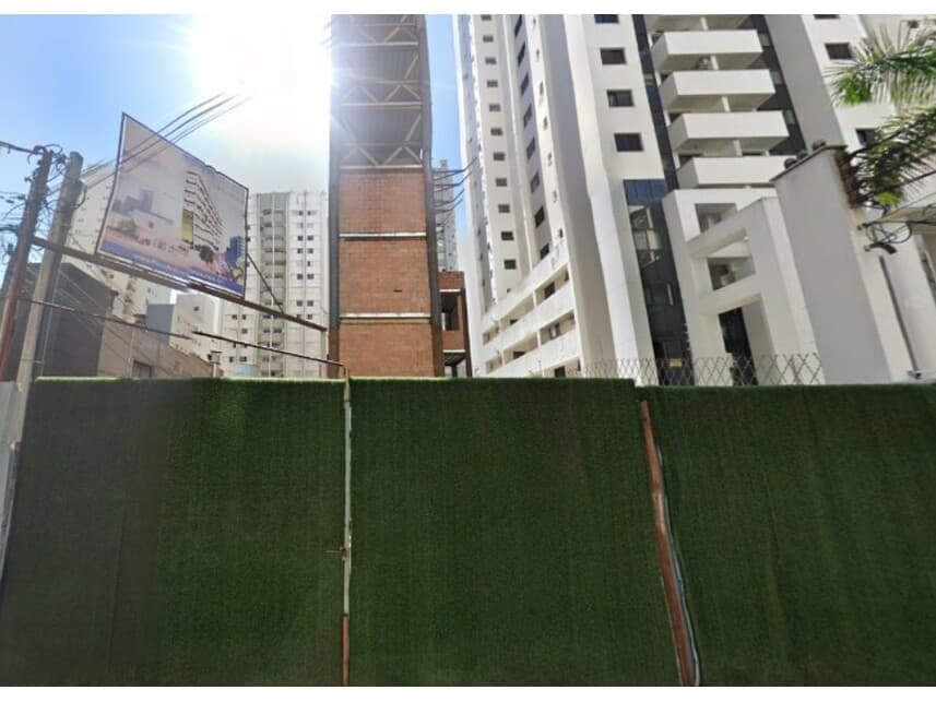 Comercial em leilão em São Paulo - SP — Prédio à venda em leilão