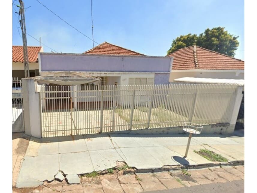 Casa em leilão em Lins - SP — Casa à venda em leilão