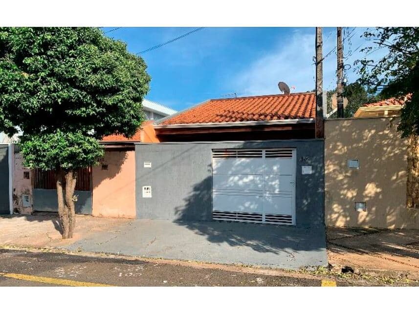 Casa em leilão em Araraquara - SP — Casa à venda em leilão