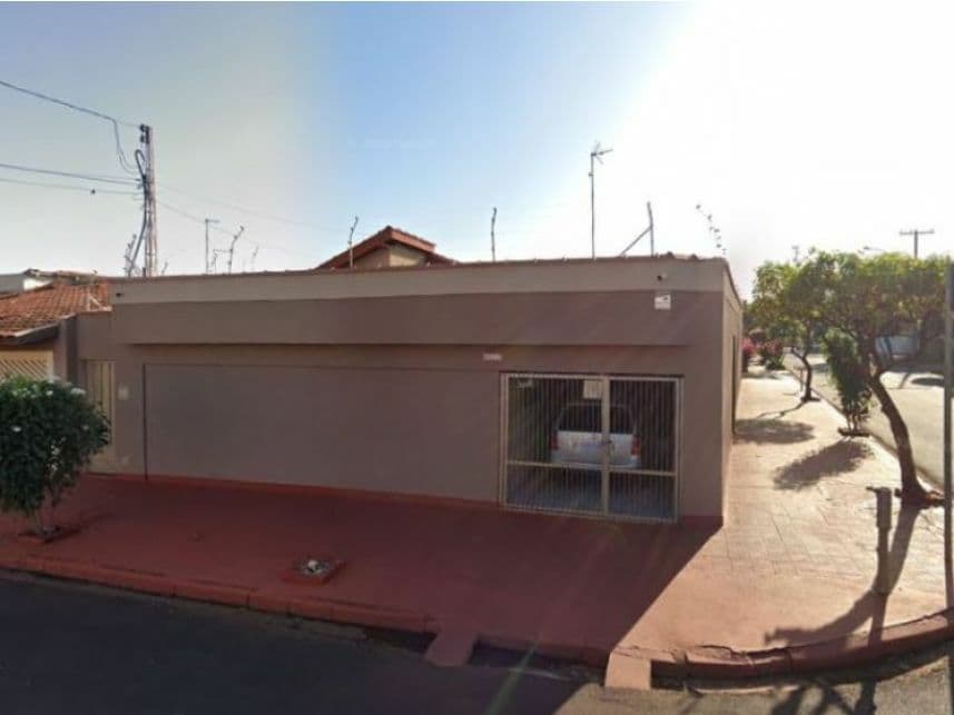 Casa em leilão em Sertãozinho - SP — Casa à venda em leilão