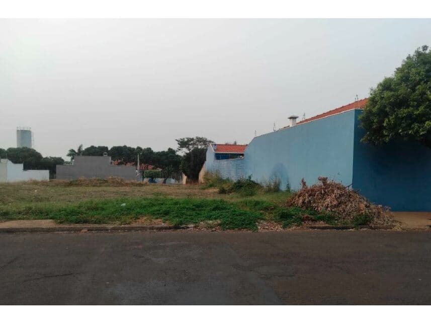 Terreno em leilão em Santa Adélia - SP — Terreno à venda em leilão