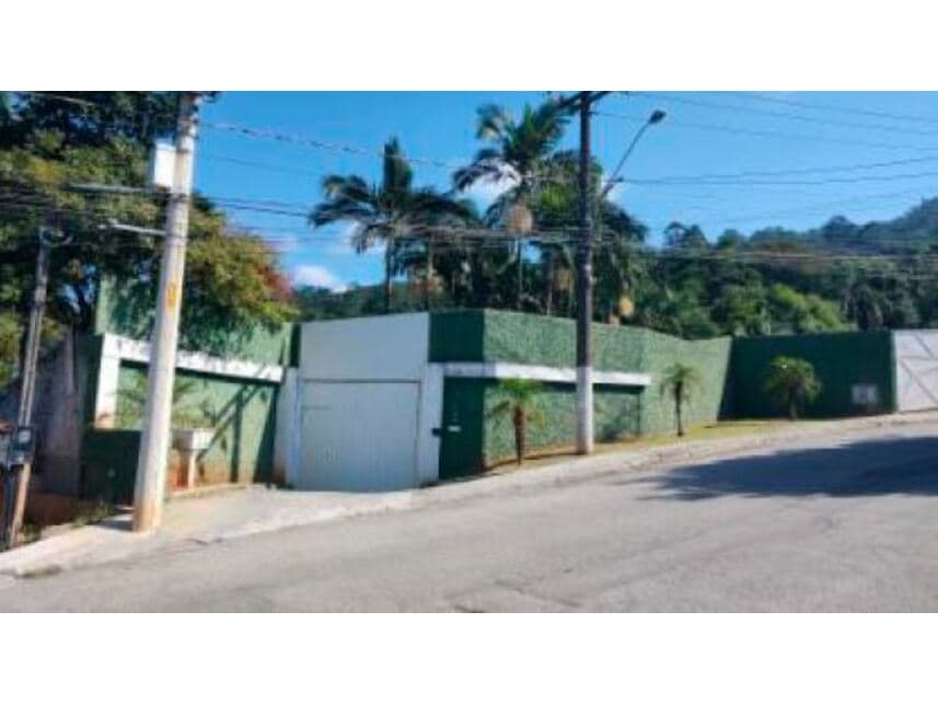 Casa em leilão em Mairiporã - SP — Casa à venda em leilão