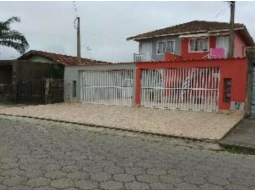 Casa em leilão em Itanhaém - SP — Casa à venda em leilão