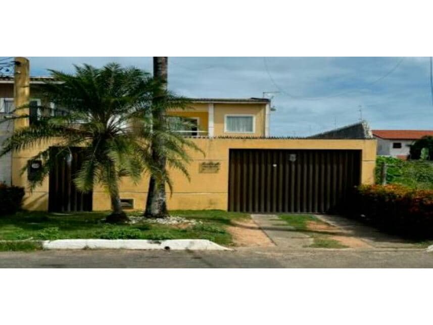 Casa em leilão em Lauro De Freitas - BA — Casa à venda em leilão