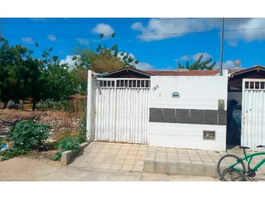 Casa em leilão em Patos - PB — Casa à venda em leilão